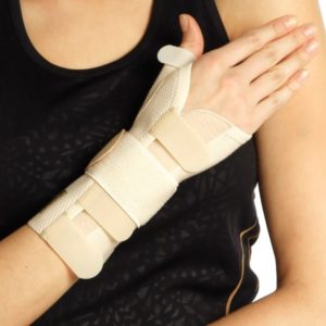 Ортоза за рачен зглоб со палец