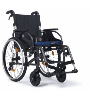 D200 - Стандардна лесна инвалидска количка